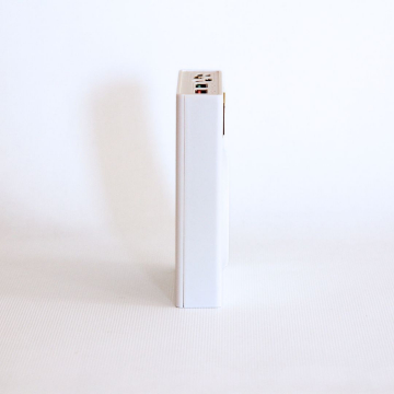 DIY wireless magnetic power bank 4×18650 Li-Ion, white